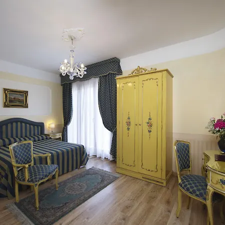 Hotel Edera 3*