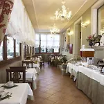 إديرا فندق 3*