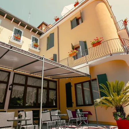 Hotel Edera 3*