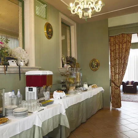 Edera 3* Venedig-Lido